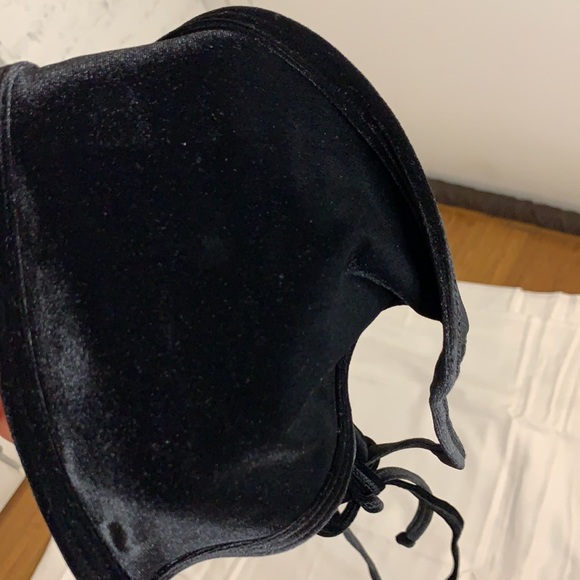 PEBBLES & PALMS
THE ELLA - DELUXE VELVET BIKINI TOP 2XL - Picture 5 of 5